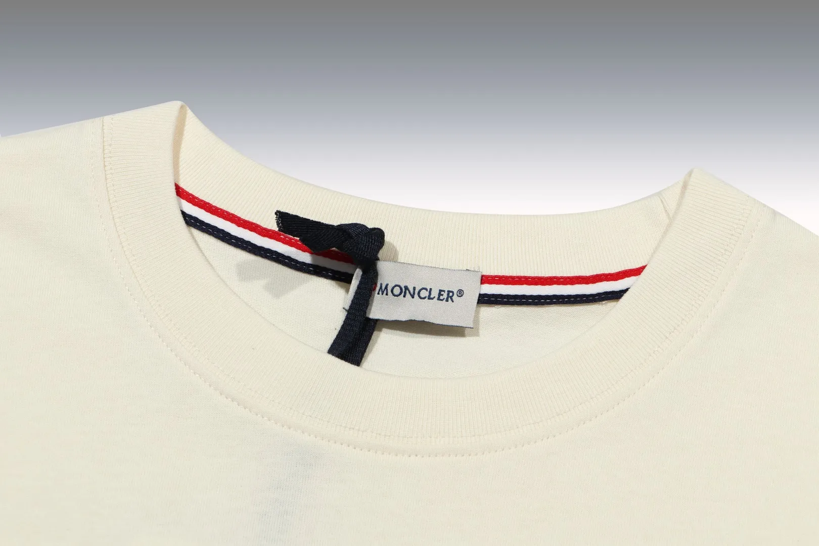 《Moncler~ 》2024New Arrival Quality T , Versatile Quality ！ ‼ 32 250G ‼ ， ， ， ， T 🤪 Sizes：S-M-L-XL-2XL ：Black，White， Same Style